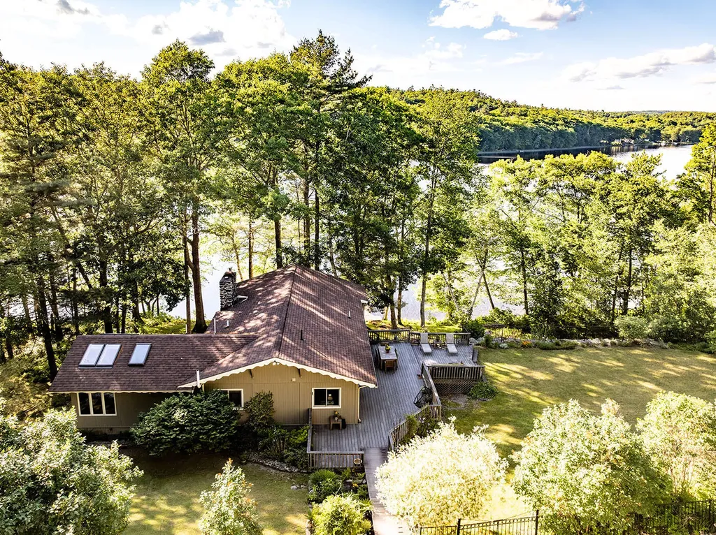 122 Dewmar Lane Union ME 04862