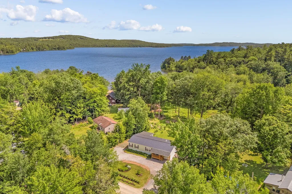 45 Wood Road Wayne ME 04284