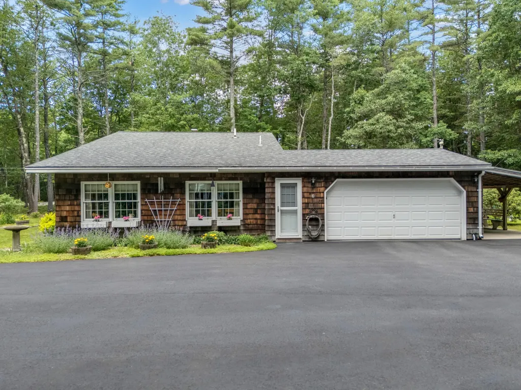 167 Mayberry Road Gray ME 04039