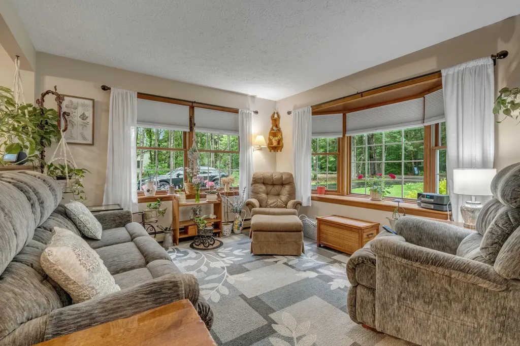 167 Mayberry Road Gray ME 04039