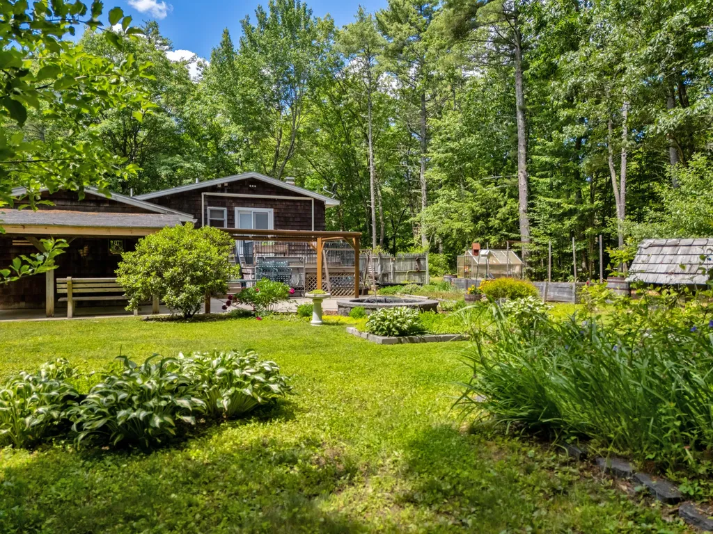 167 Mayberry Road Gray ME 04039