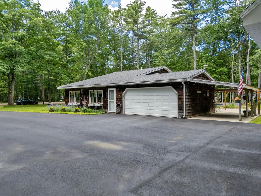167 Mayberry Road Gray ME 04039