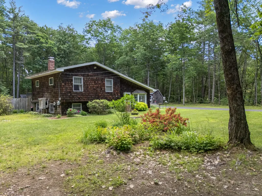 167 Mayberry Road Gray ME 04039
