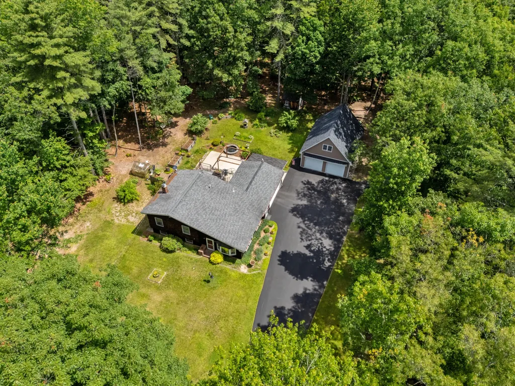 167 Mayberry Road Gray ME 04039