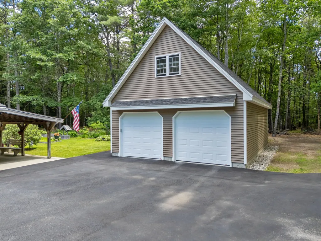 167 Mayberry Road Gray ME 04039