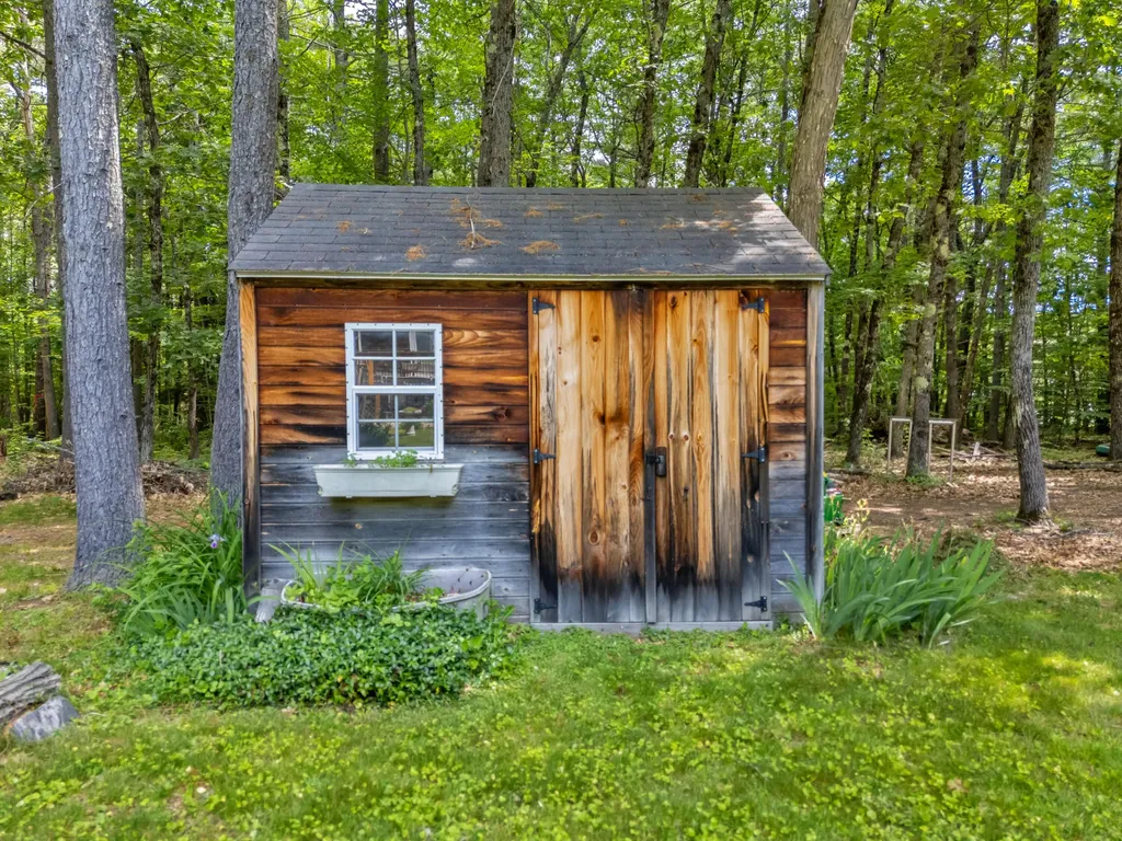 167 Mayberry Road Gray ME 04039