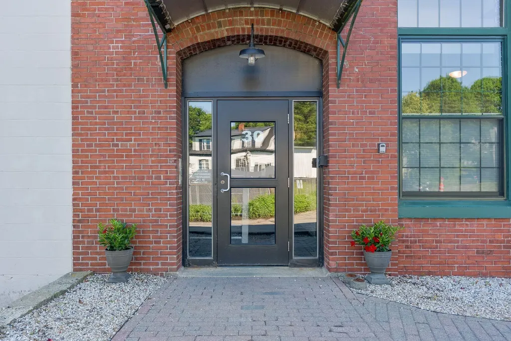 30 Lincoln Street Westbrook ME 04092