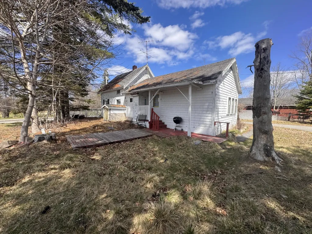 106 Dublin Street Machias ME 04654