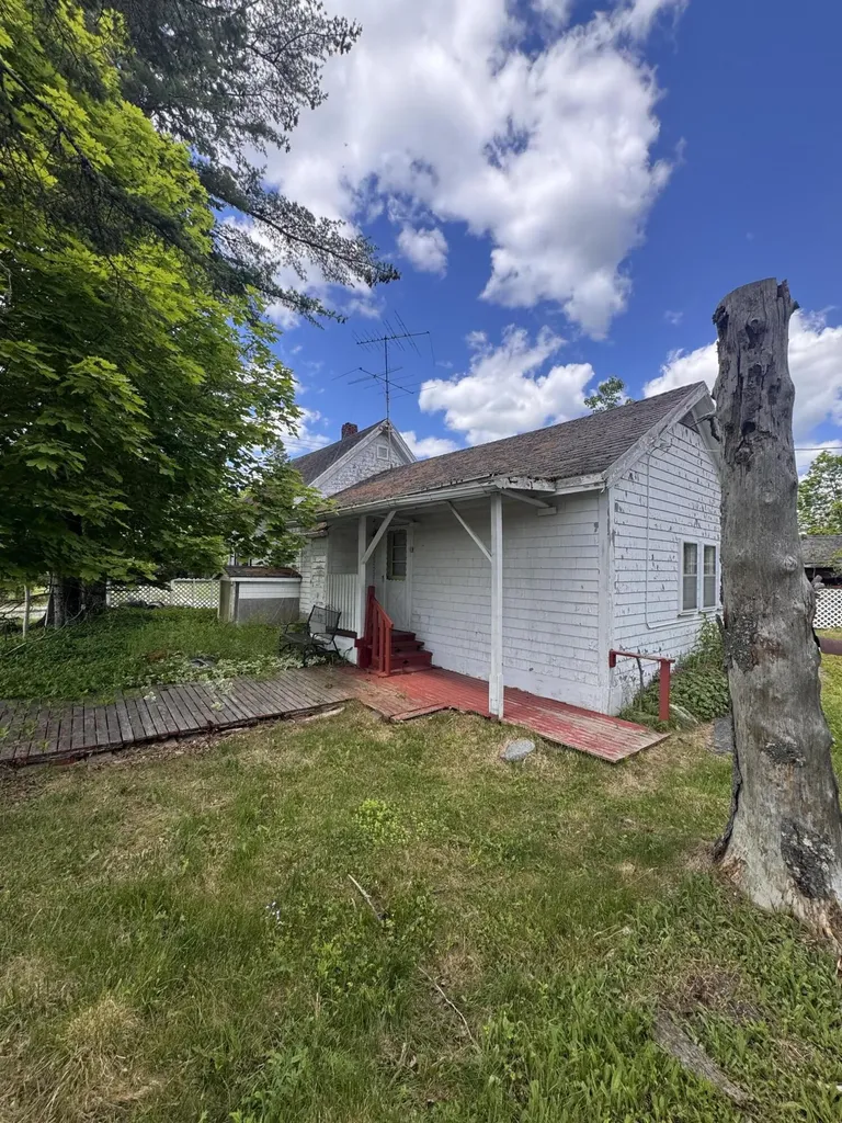 106 Dublin Street Machias ME 04654