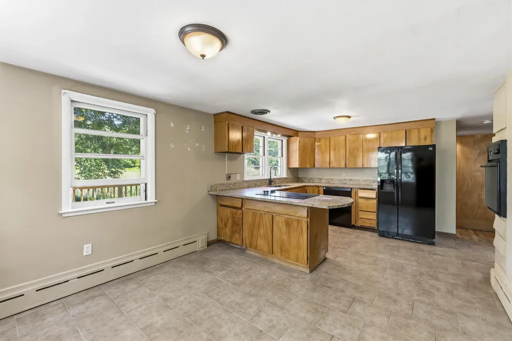 99 Scotland Bridge Road York ME 03909