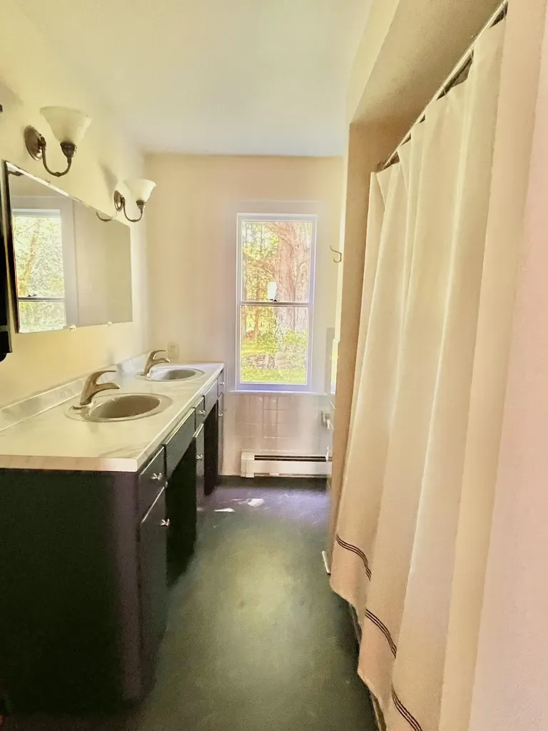 155 Lessner Road Damariscotta ME 04543