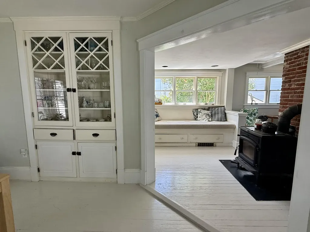 8 Pleasant Street Vinalhaven ME 04863