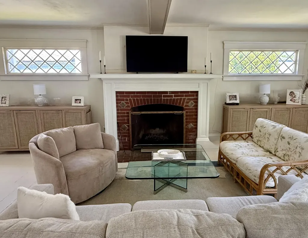8 Pleasant Street Vinalhaven ME 04863