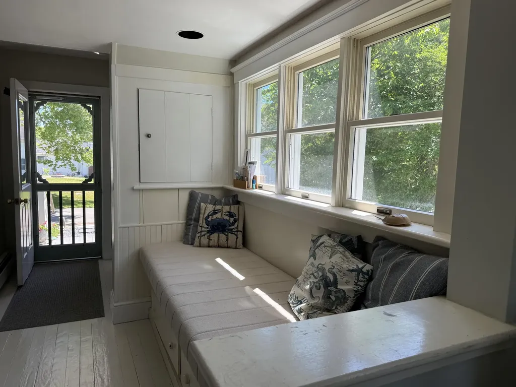 8 Pleasant Street Vinalhaven ME 04863