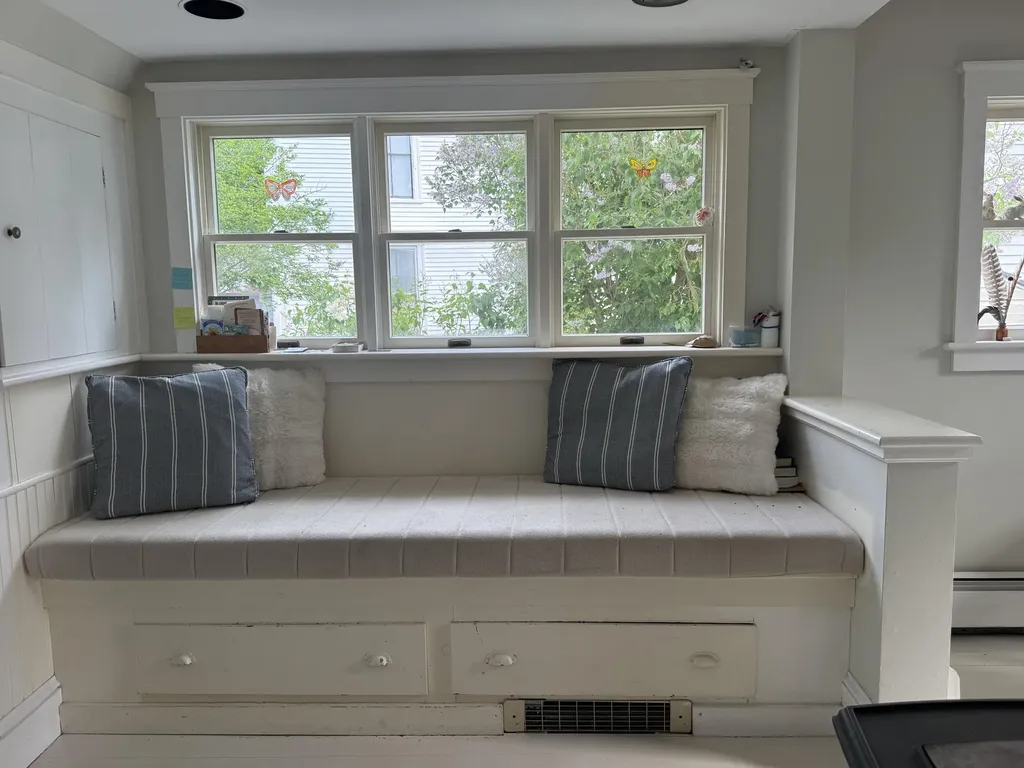 8 Pleasant Street Vinalhaven ME 04863