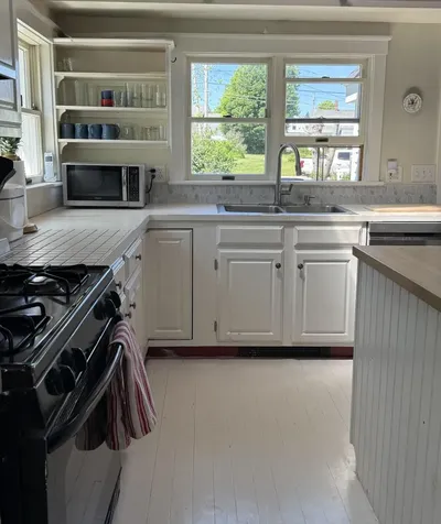 8 Pleasant Street Vinalhaven ME 04863