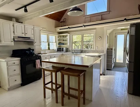 8 Pleasant Street Vinalhaven ME 04863