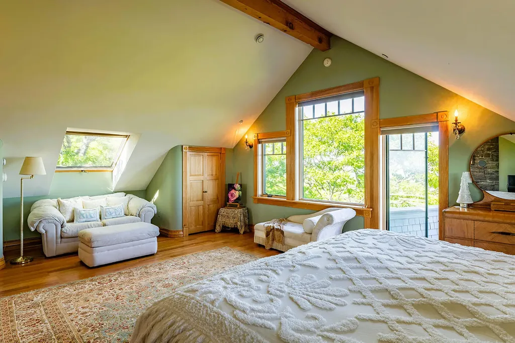 251 Mount Pleasant Street Rockport ME 04856