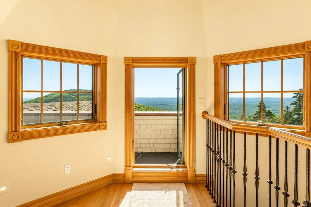 251 Mount Pleasant Street Rockport ME 04856