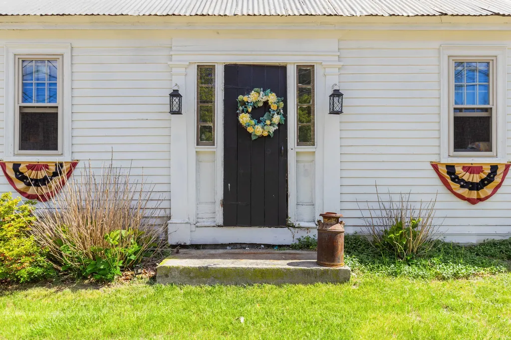 661 Lebanon Street Sanford ME 04073