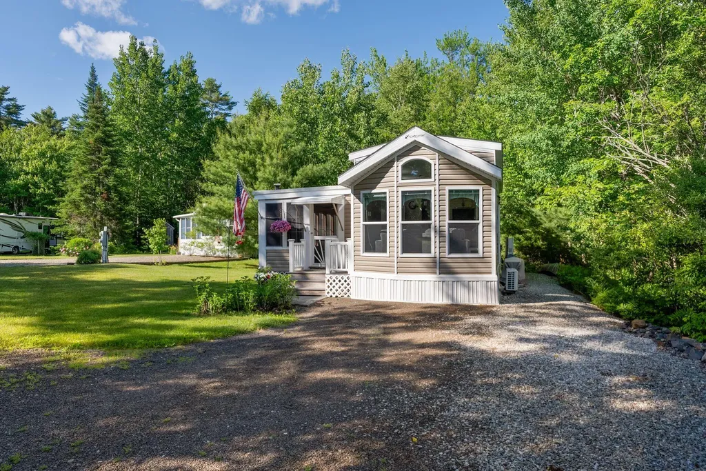 22 Loon Loop Warren ME 04864