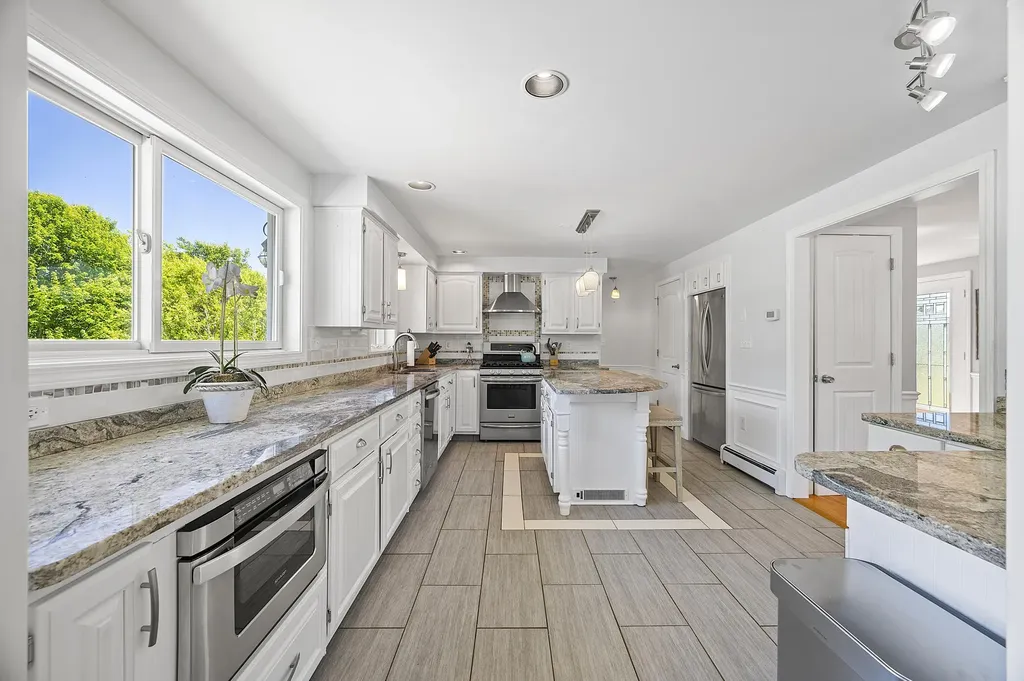 17 Mt Mount Kineo Road Kennebunkport ME 04046