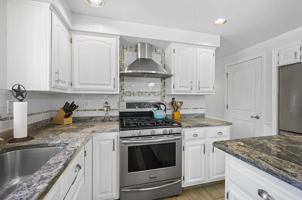 17 Mt Mount Kineo Road Kennebunkport ME 04046