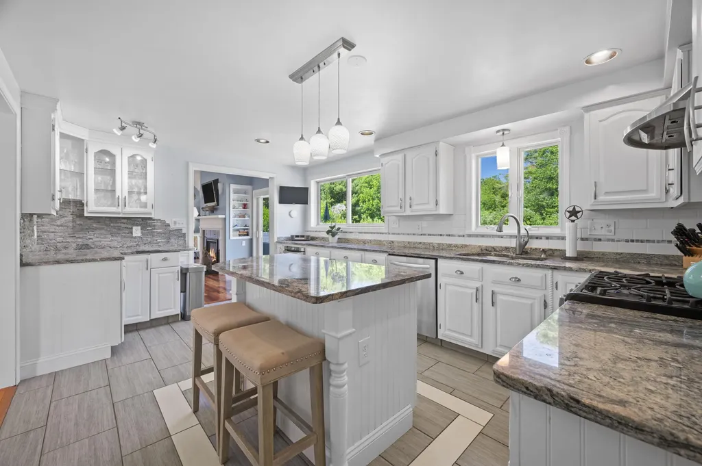 17 Mt Mount Kineo Road Kennebunkport ME 04046