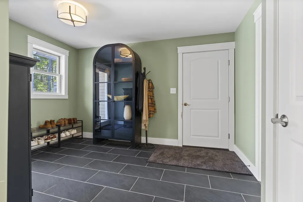 39 Shackleton's Way Boothbay ME 04537