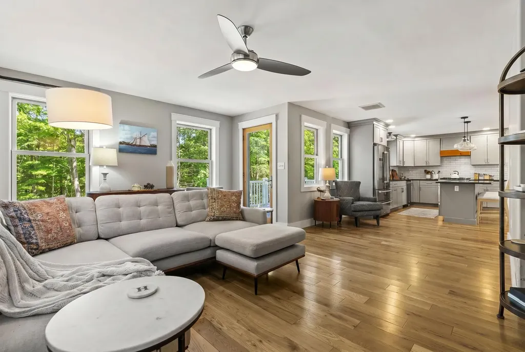 39 Shackleton's Way Boothbay ME 04537