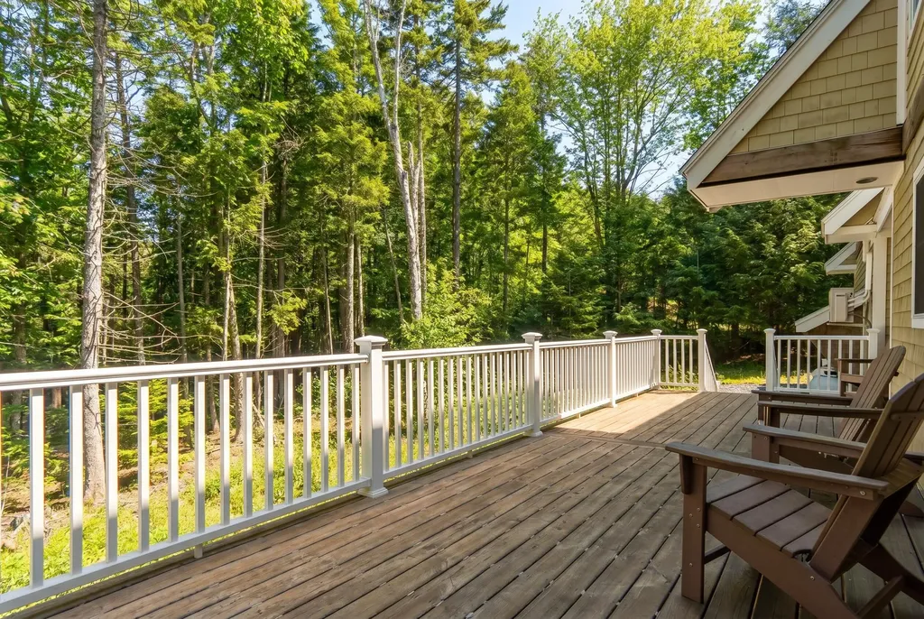 39 Shackleton's Way Boothbay ME 04537
