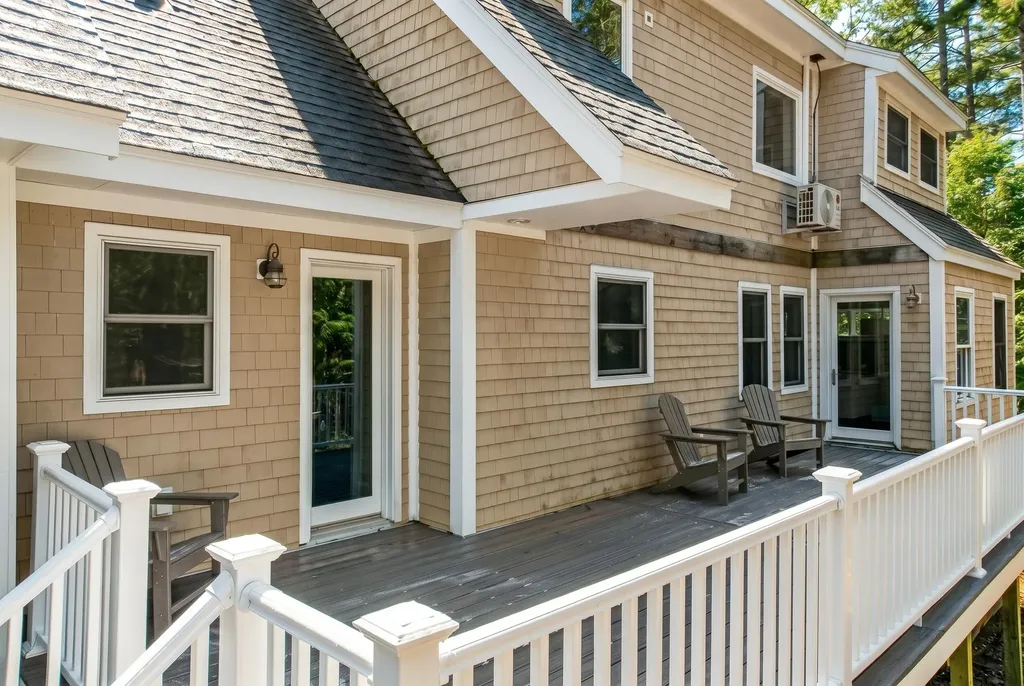 39 Shackleton's Way Boothbay ME 04537