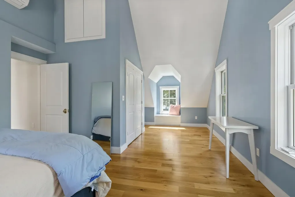 39 Shackleton's Way Boothbay ME 04537