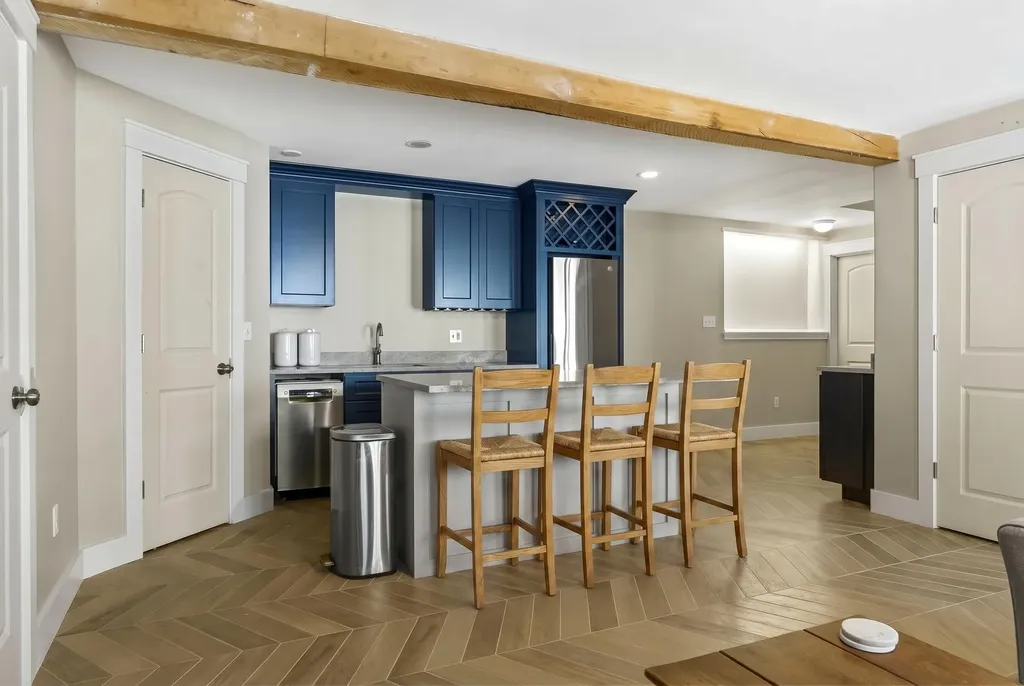 39 Shackleton's Way Boothbay ME 04537
