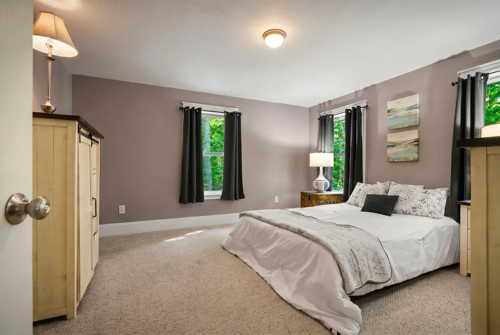 39 Shackleton's Way Boothbay ME 04537