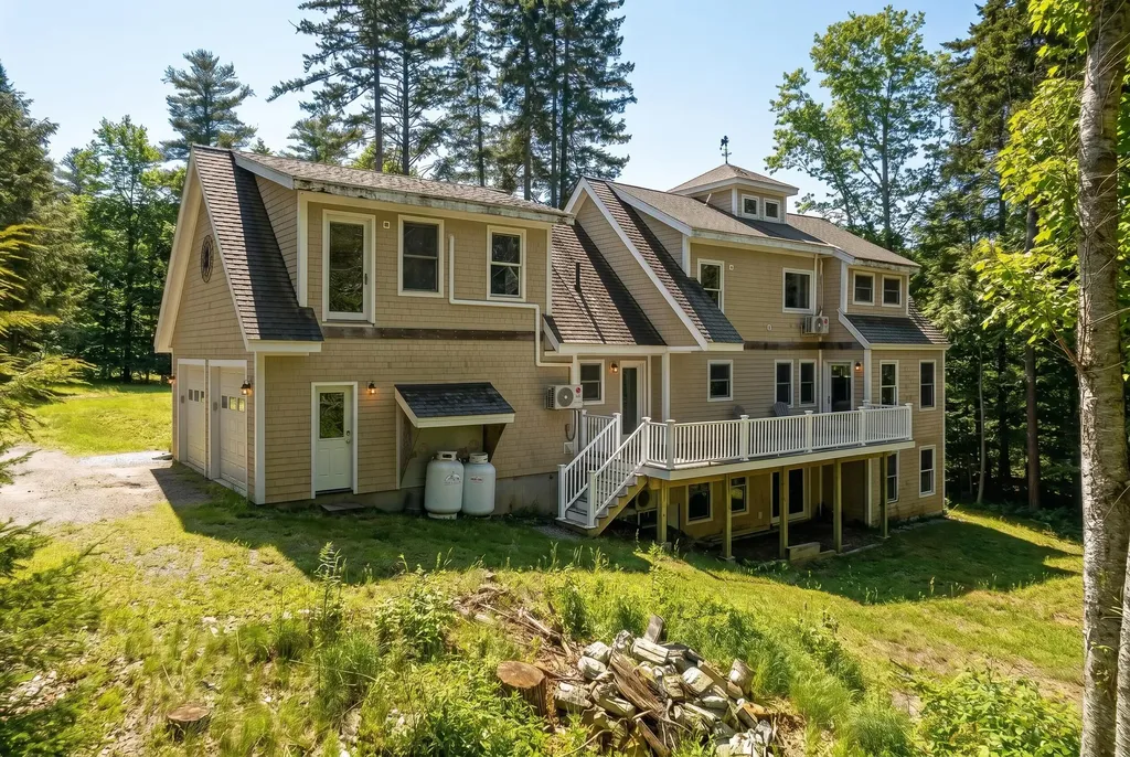 39 Shackleton's Way Boothbay ME 04537