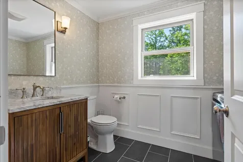 39 Shackleton's Way Boothbay ME 04537