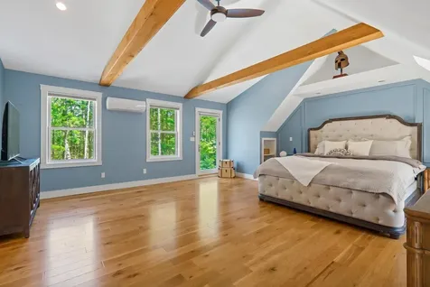 39 Shackleton's Way Boothbay ME 04537