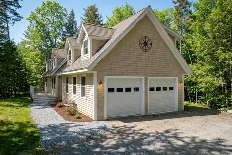 39 Shackleton's Way Boothbay ME 04537