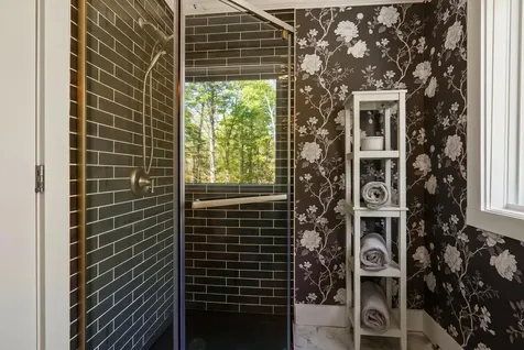 39 Shackleton's Way Boothbay ME 04537