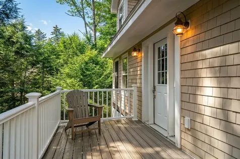 39 Shackleton's Way Boothbay ME 04537