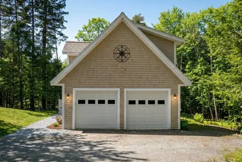 39 Shackleton's Way Boothbay ME 04537