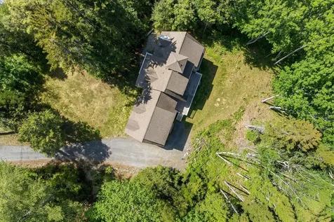 39 Shackleton's Way Boothbay ME 04537