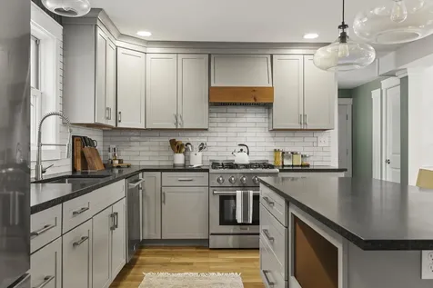 39 Shackleton's Way Boothbay ME 04537
