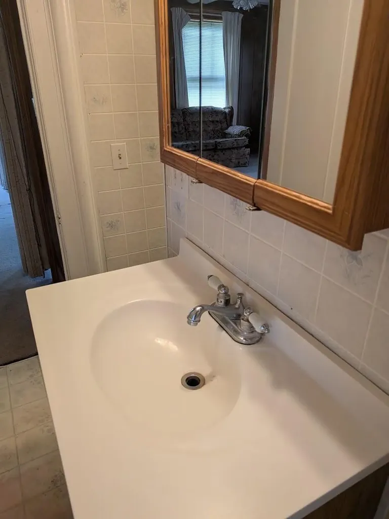 5 Lincoln Street Richmond ME 04357