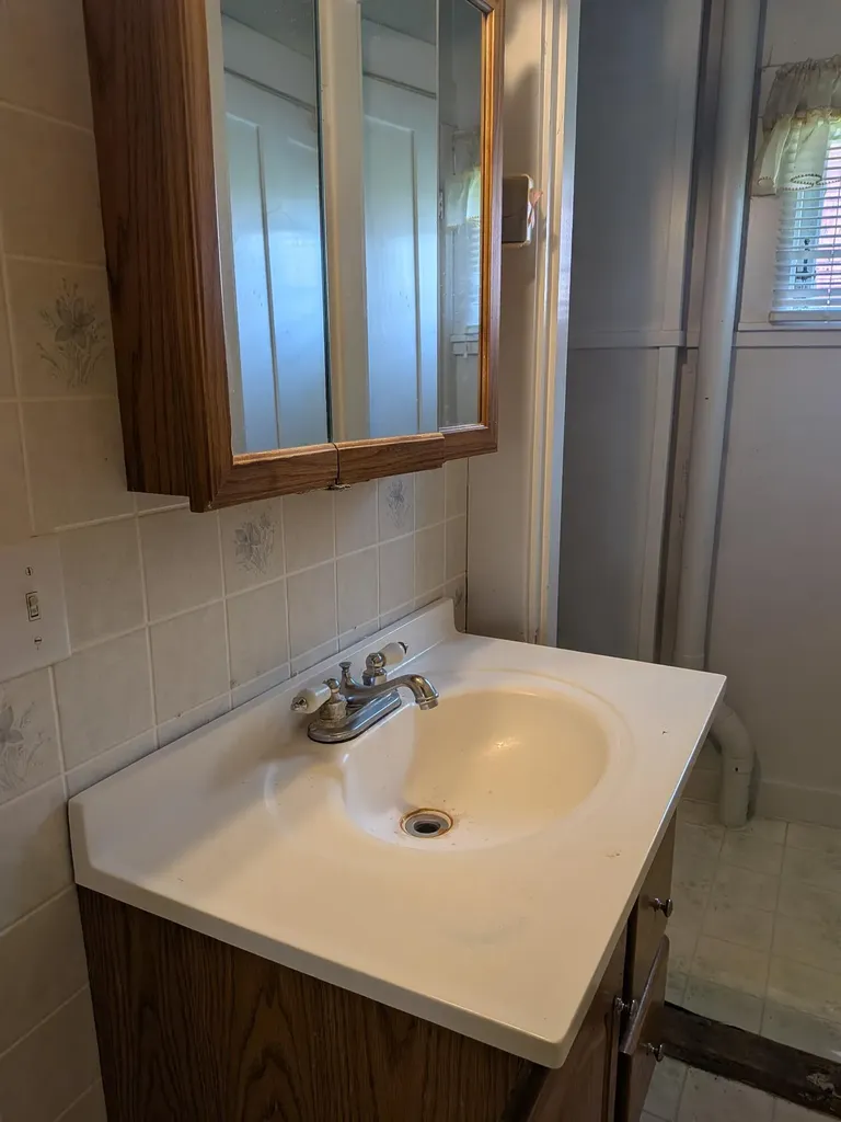 5 Lincoln Street Richmond ME 04357