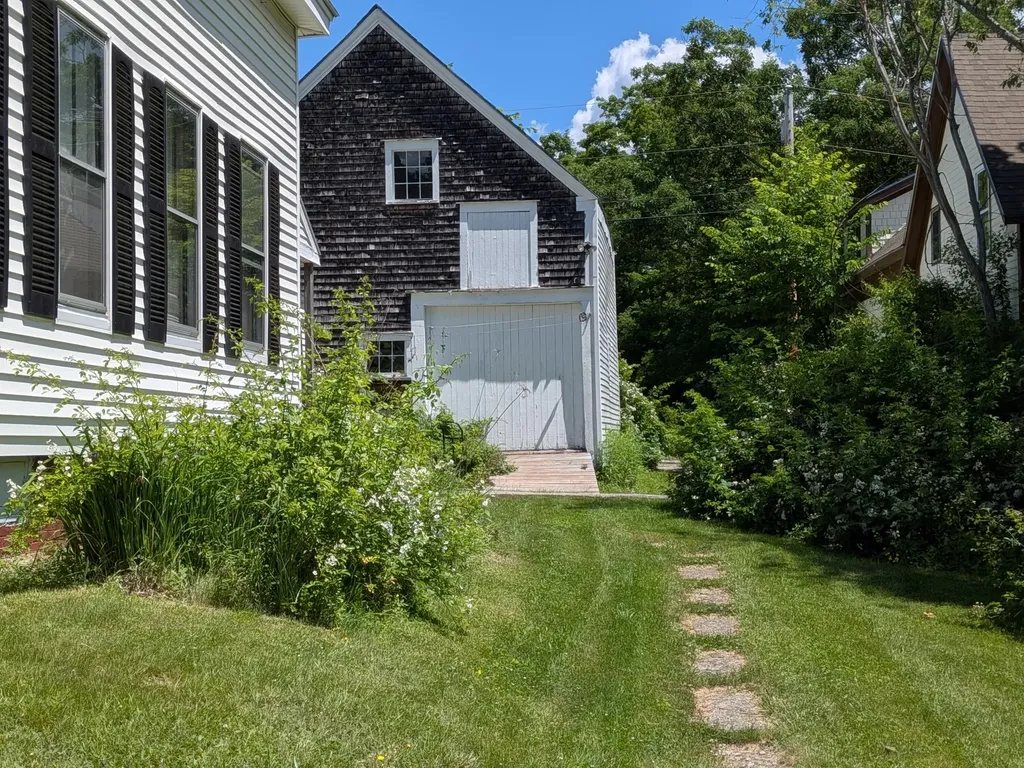 5 Lincoln Street Richmond ME 04357