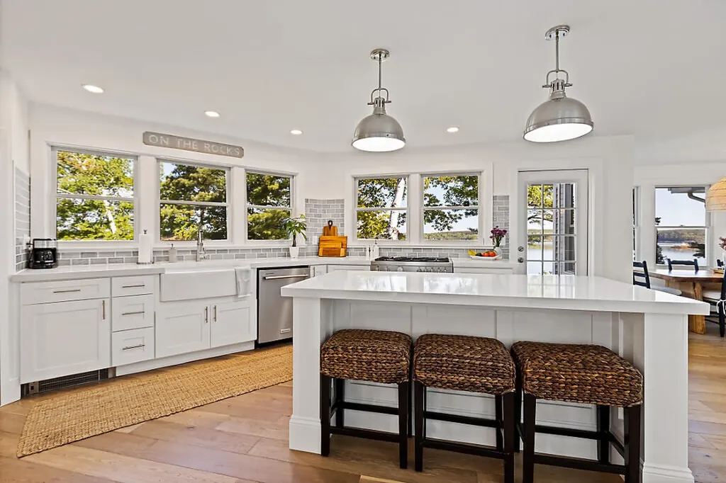 9 Beverly Boulevard Phippsburg ME 04562