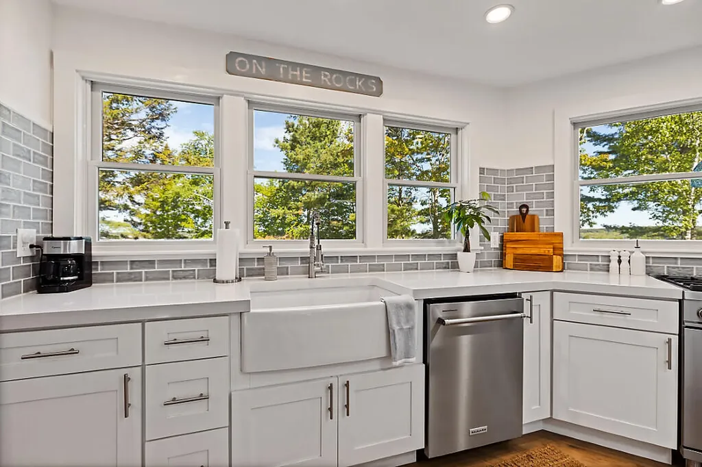 9 Beverly Boulevard Phippsburg ME 04562