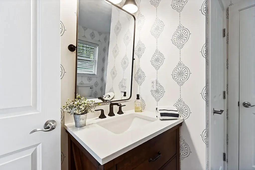 9 Beverly Boulevard Phippsburg ME 04562